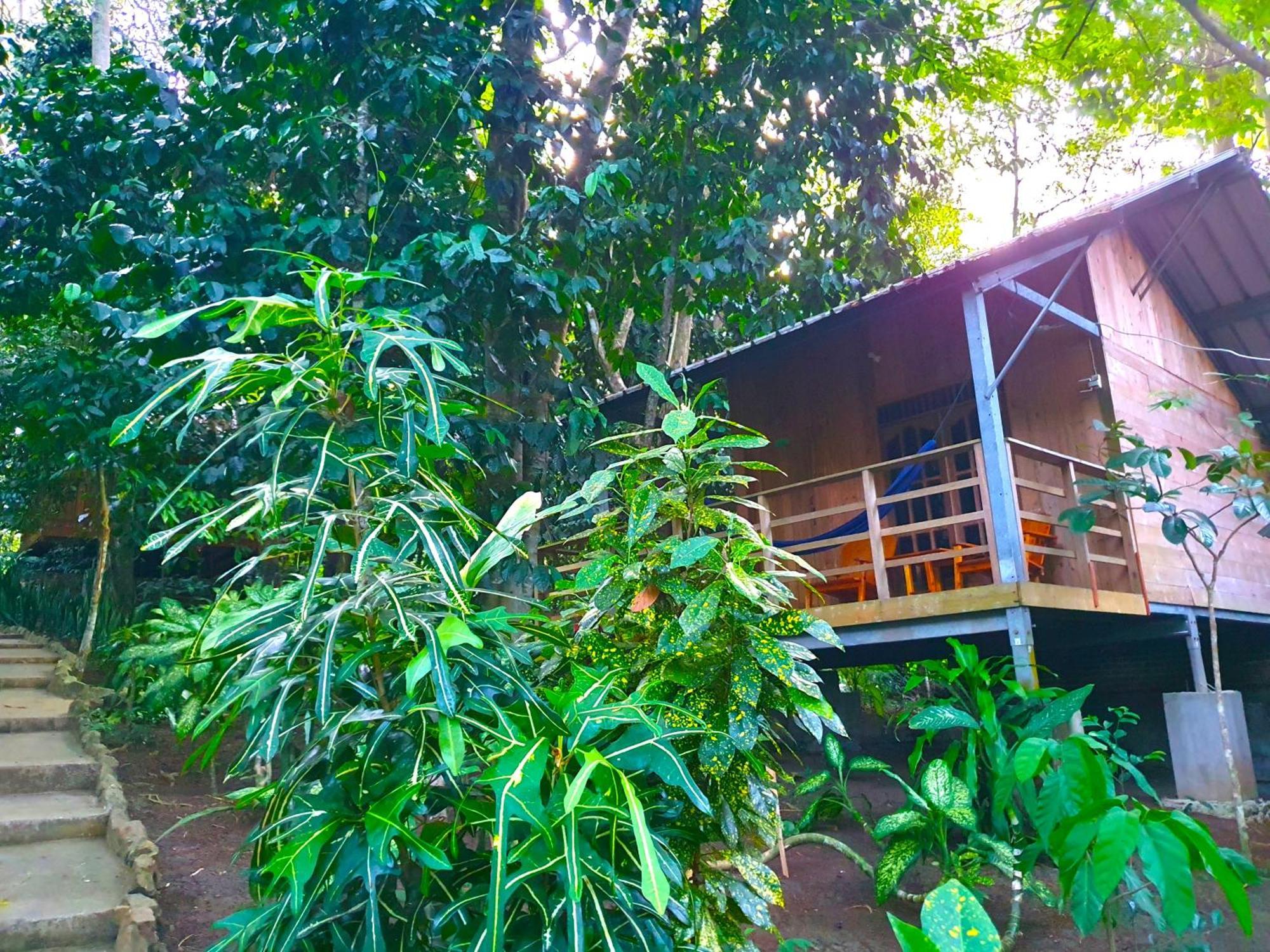Santi Garden Bungalows Iboih Exterior photo