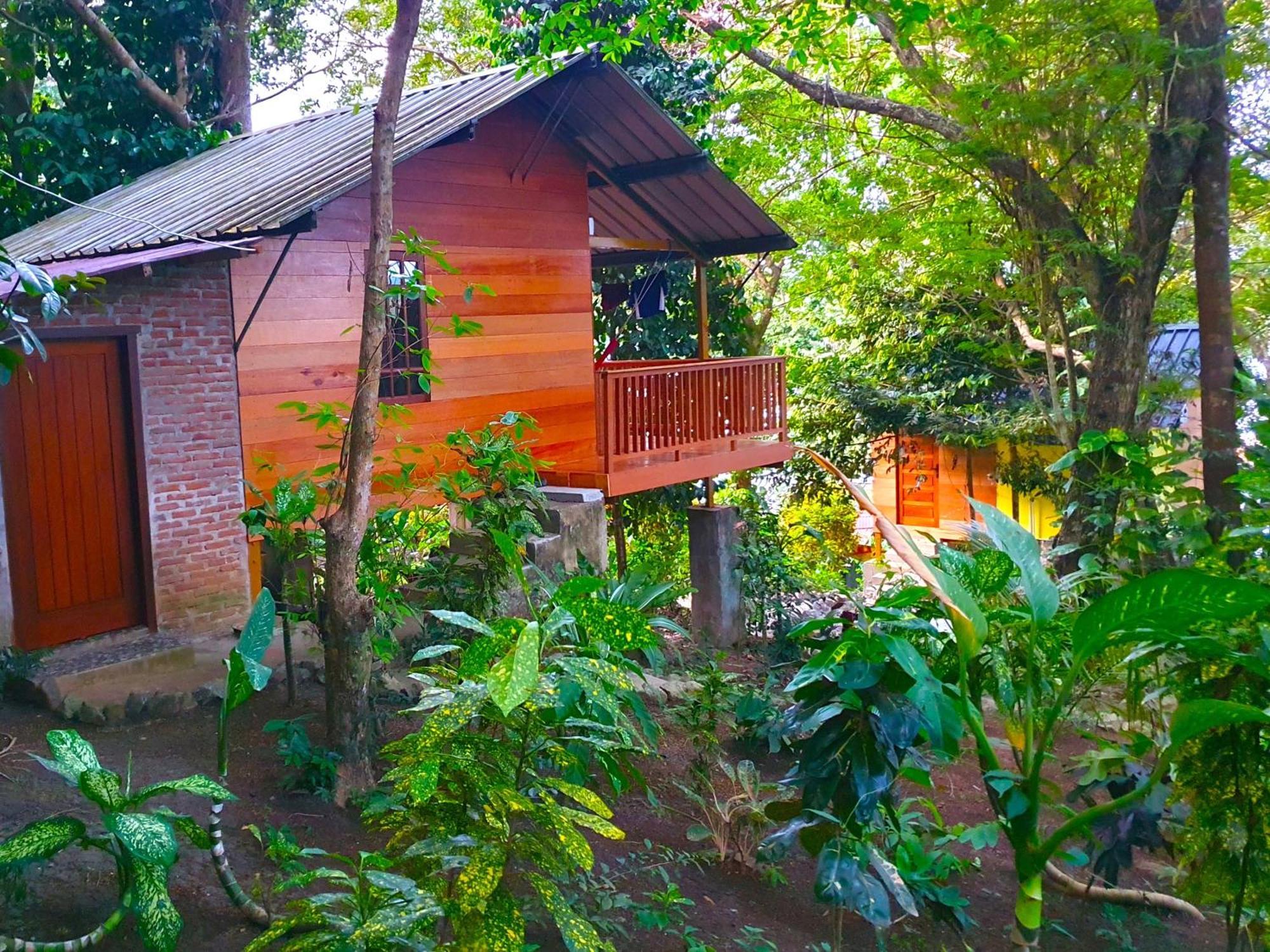 Santi Garden Bungalows Iboih Exterior photo